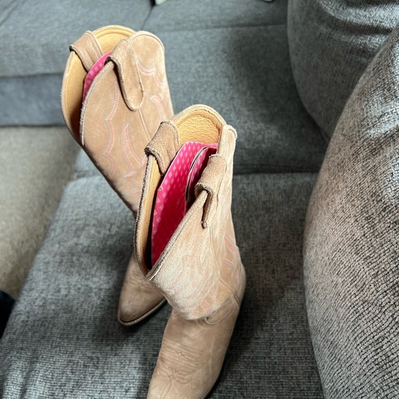 Macie Bean
“Mind Your Own BiscuitsTobacco Suede Cowboy Boots” - Picture 5 of 7